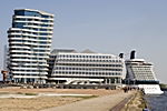 2010 Strandkai mit Marco-Polo-Tower und Unileverhaus